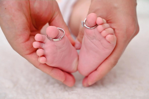 广东孕妇两个月肚子疼